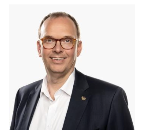 A Picture of Dr. Stefan Schmitz